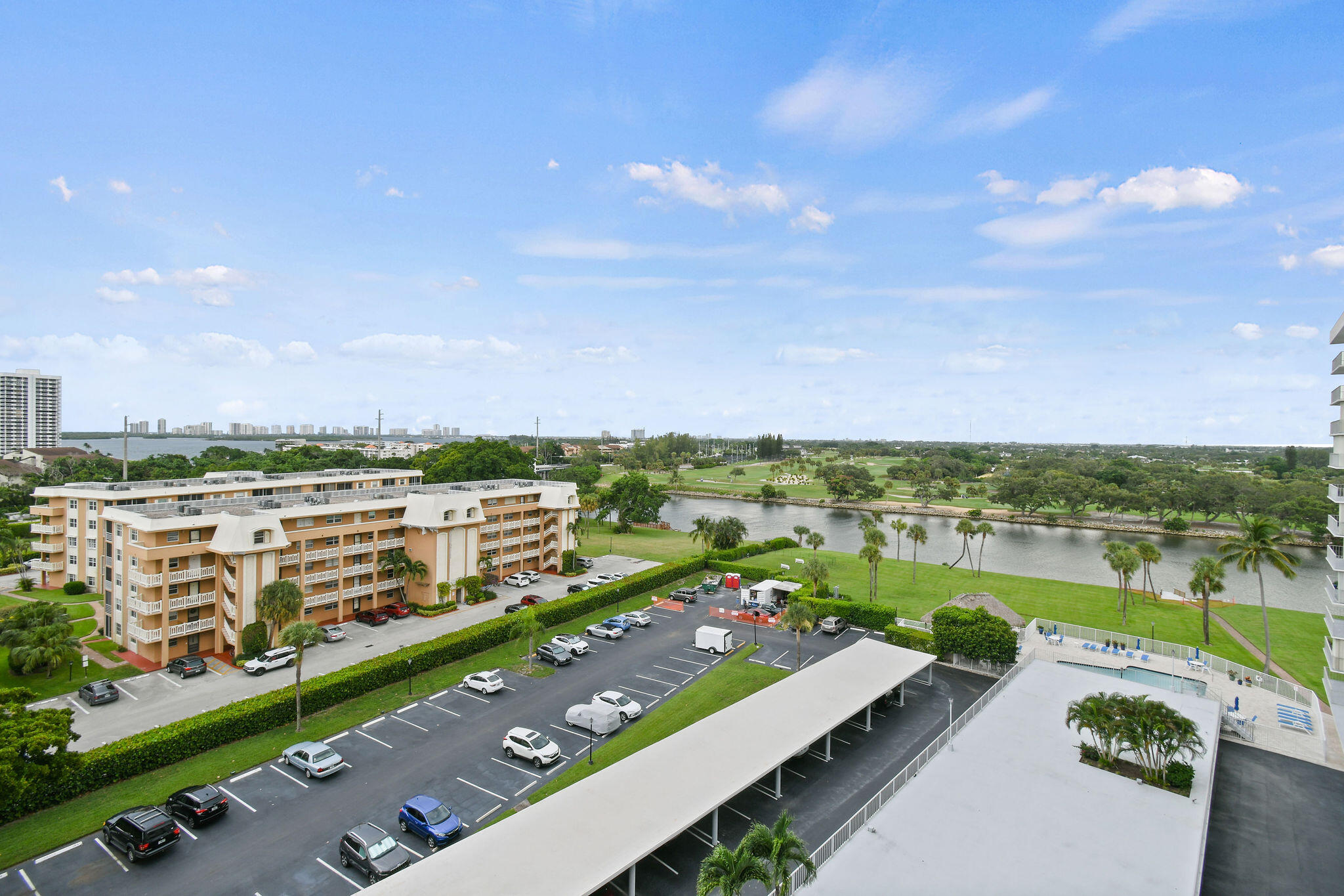 336 Golfview Road 915