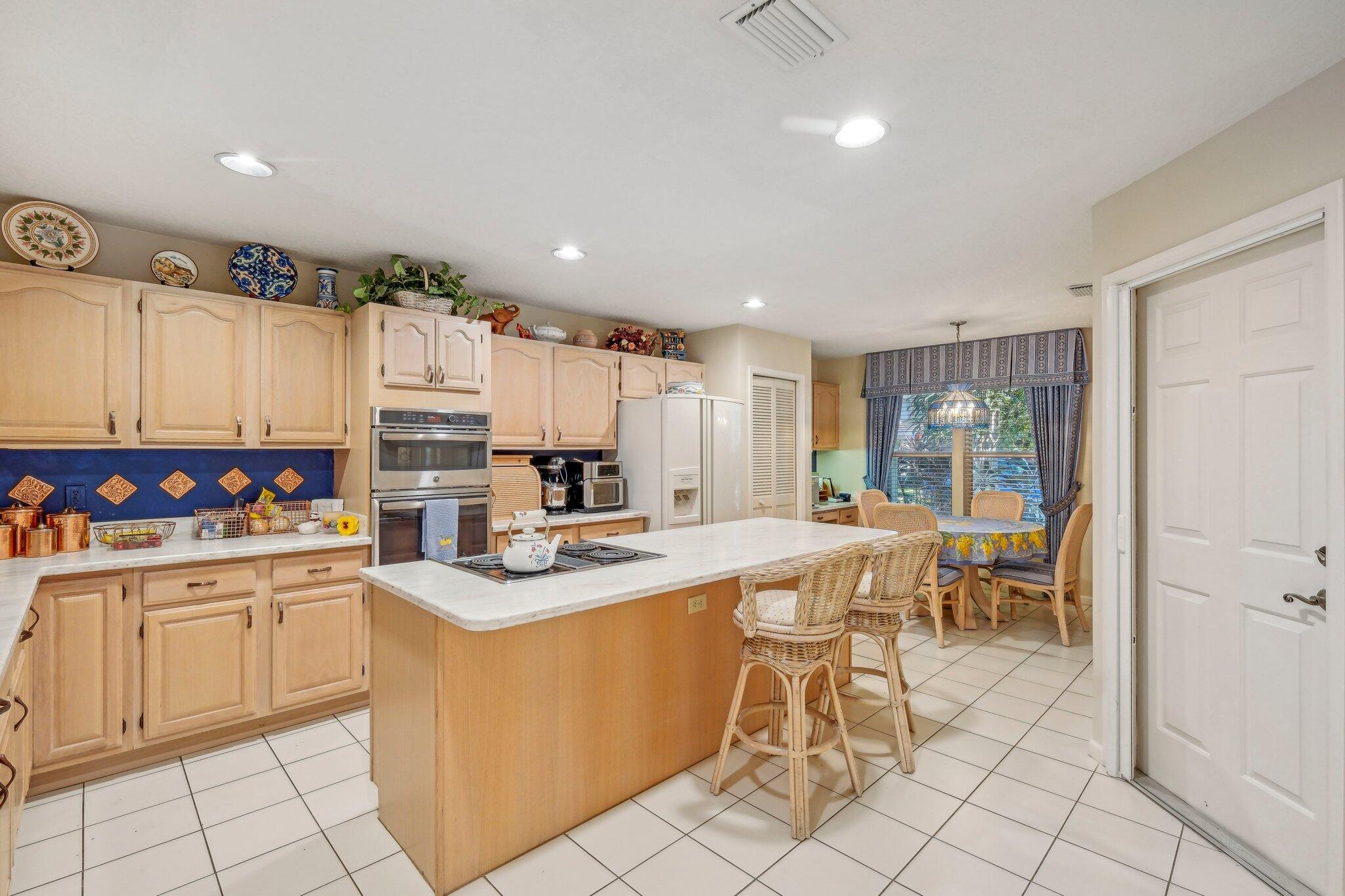 22 Grand Bay Circle