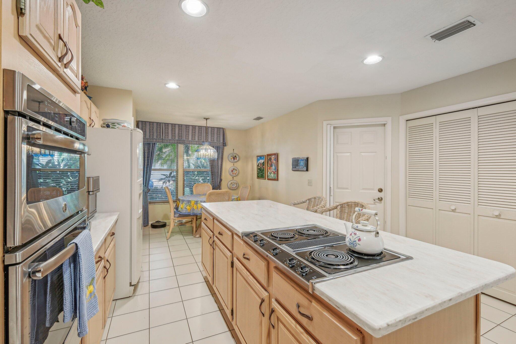 22 Grand Bay Circle