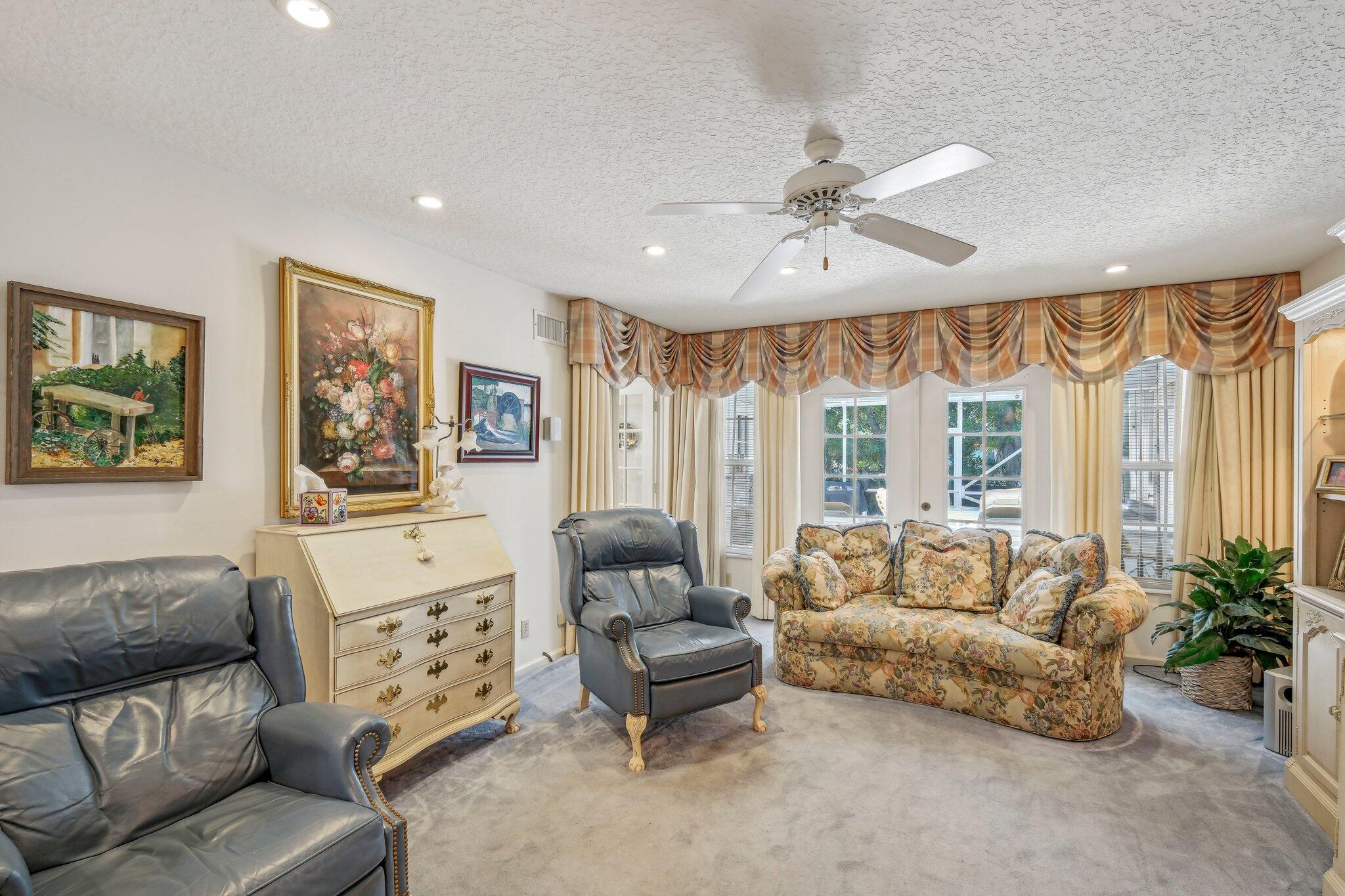 22 Grand Bay Circle