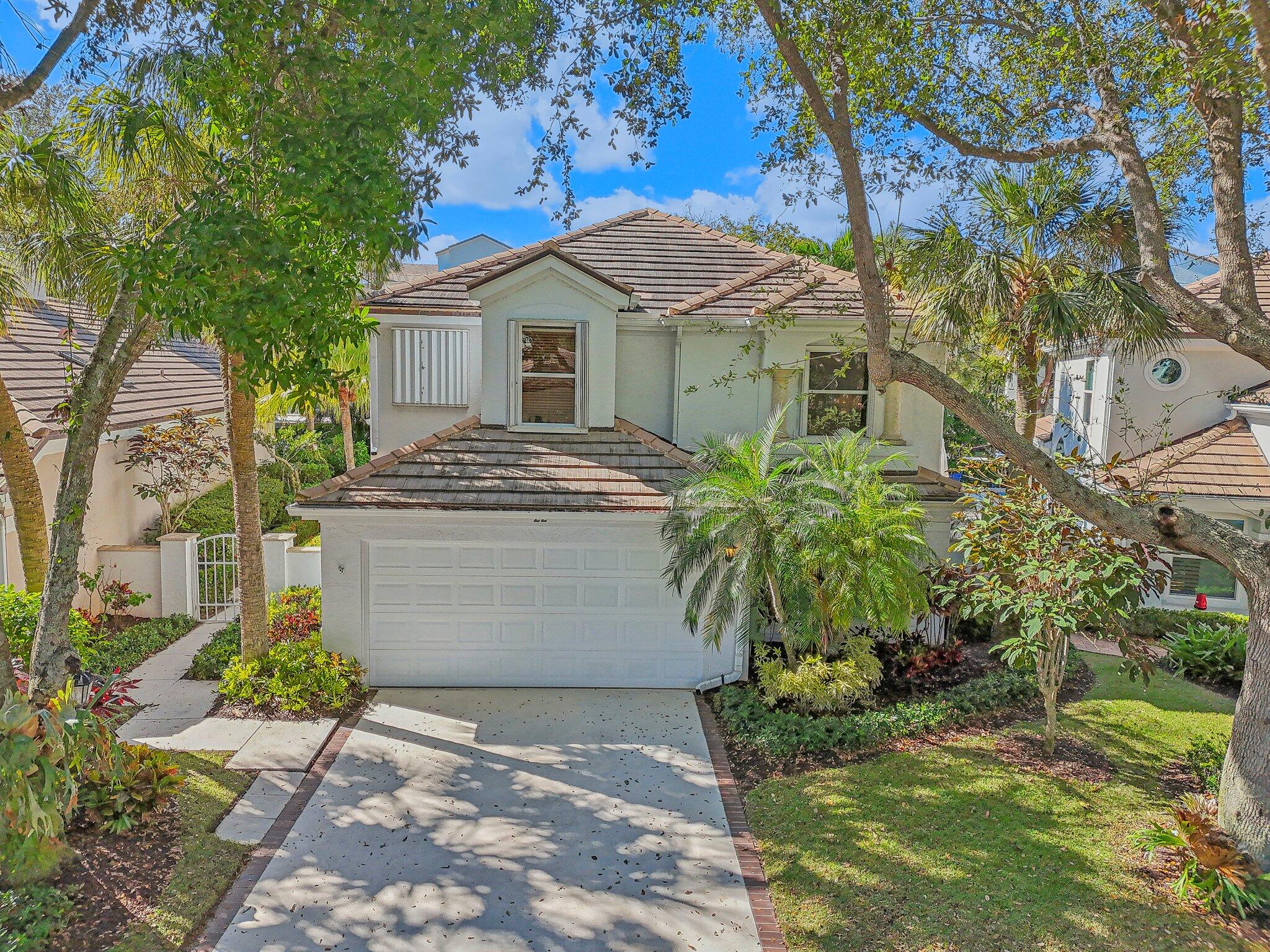 22 Grand Bay Circle