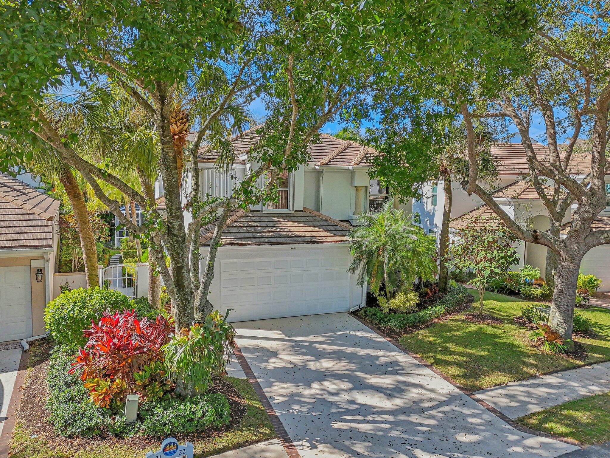 22 Grand Bay Circle