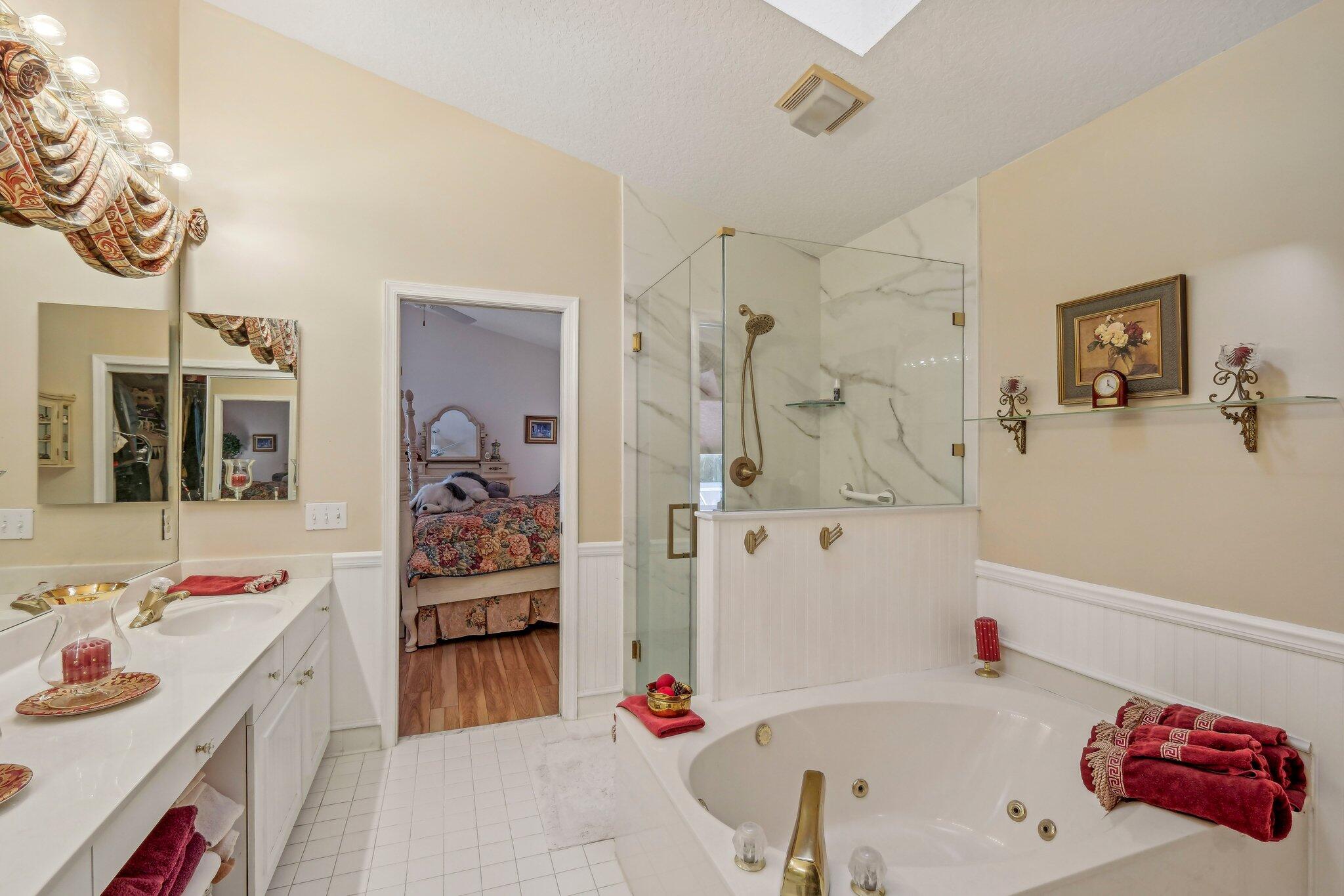 22 Grand Bay Circle