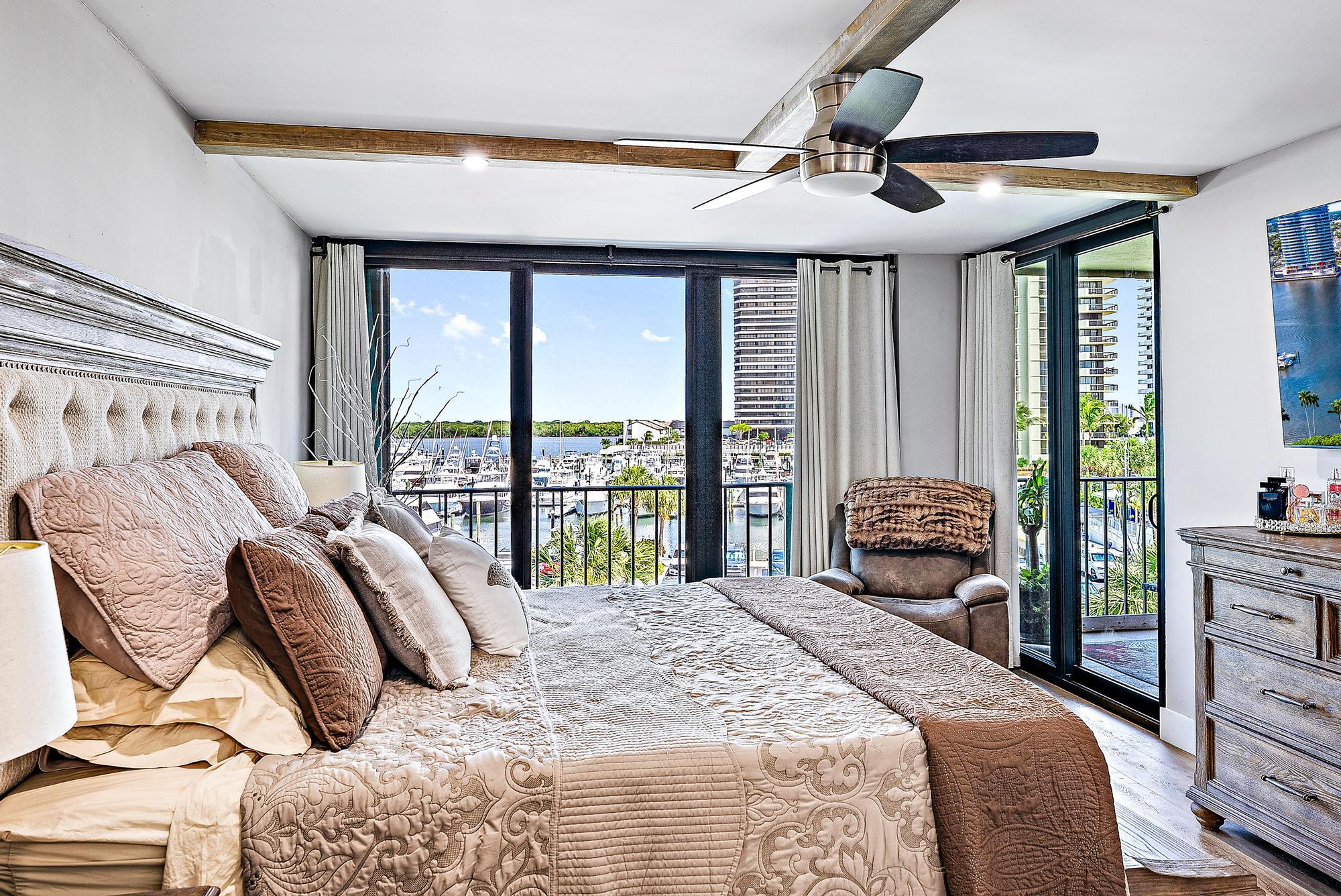 120 Lakeshore 4370 Drive 437