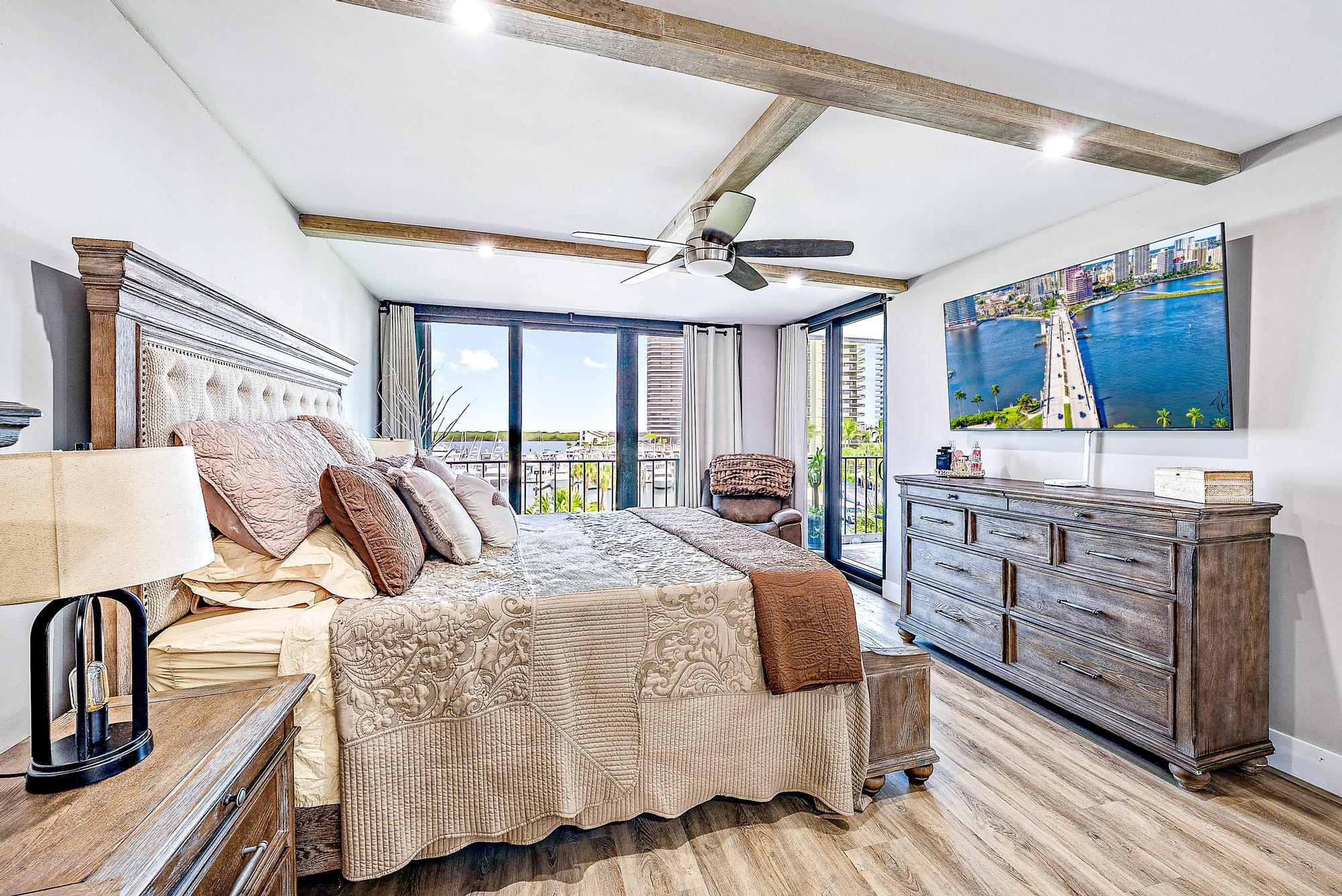 120 Lakeshore 4370 Drive 437