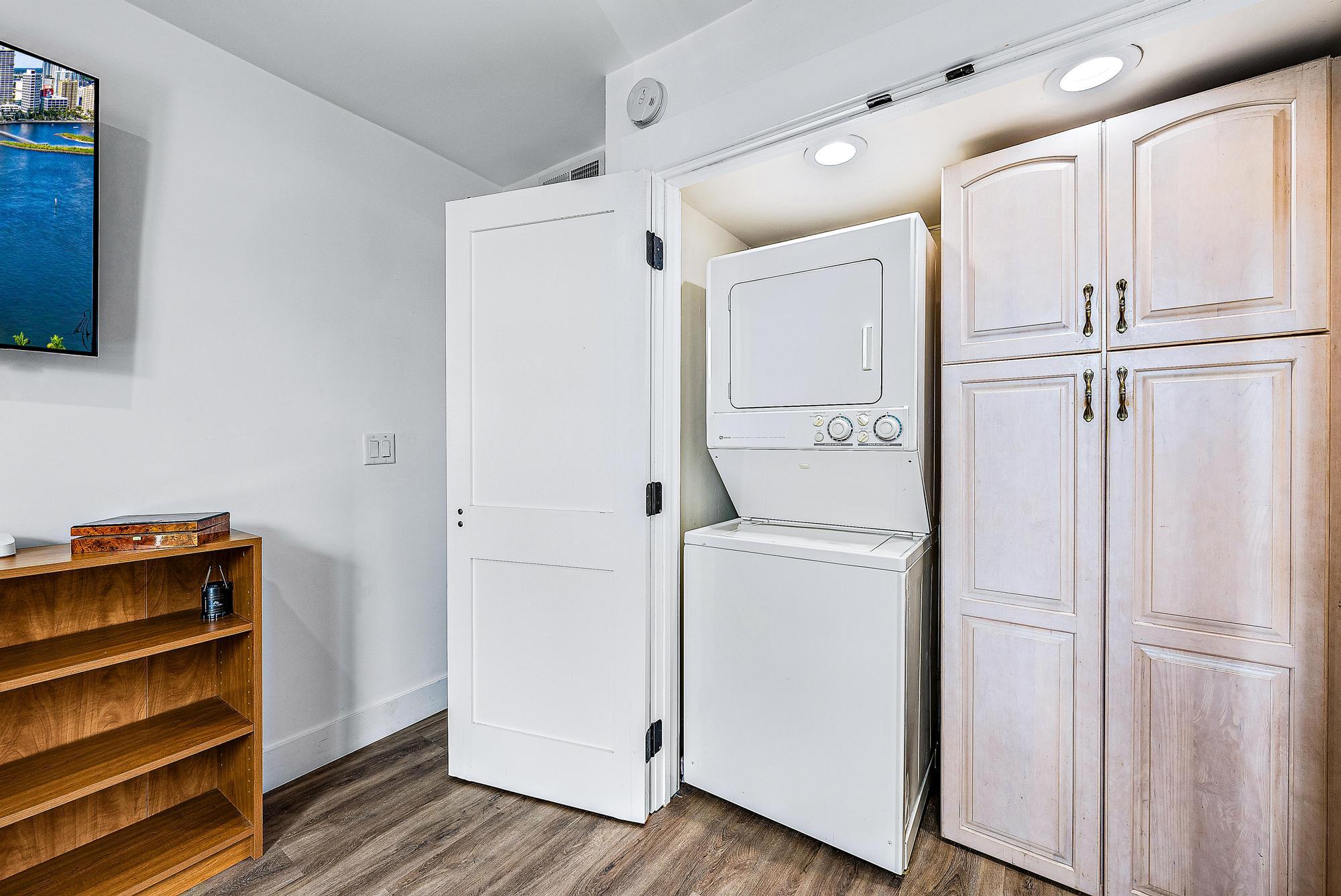 120 Lakeshore 4370 Drive 437