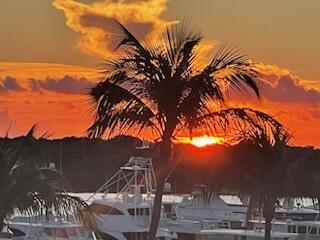 120 Lakeshore 4370 Drive 437