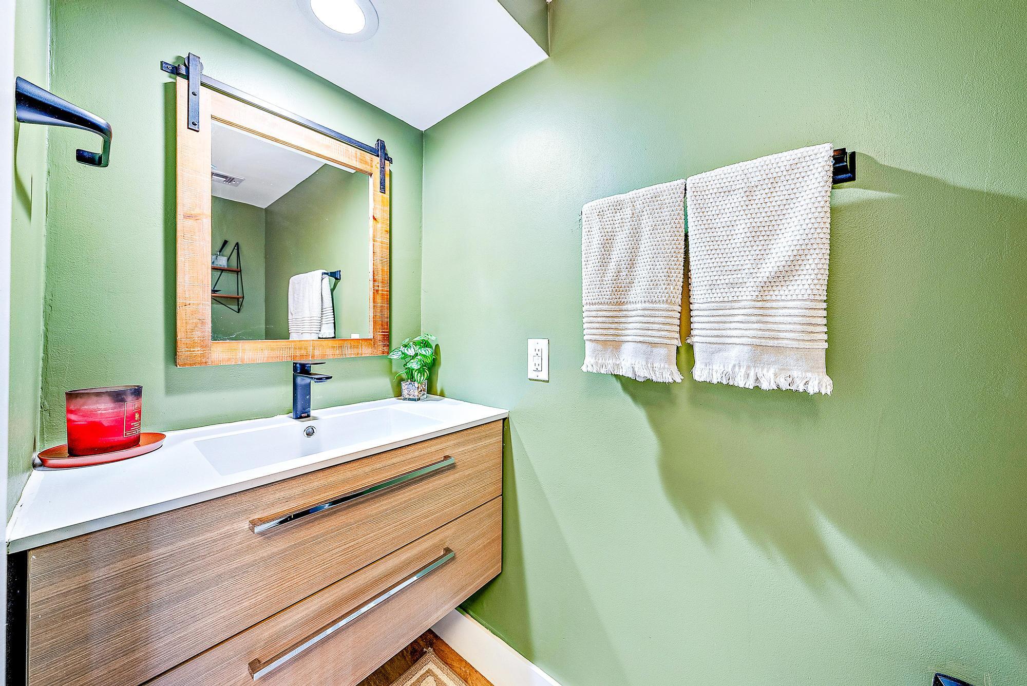 120 Lakeshore 4370 Drive 437