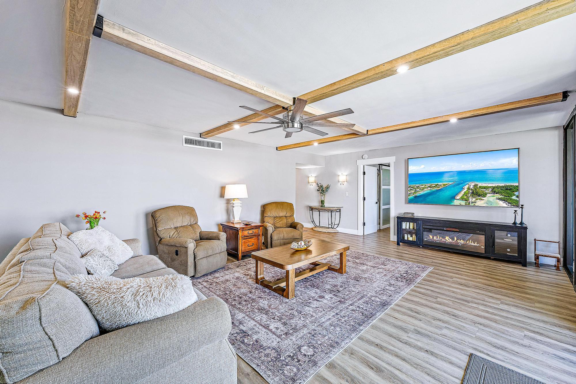 120 Lakeshore 4370 Drive 437