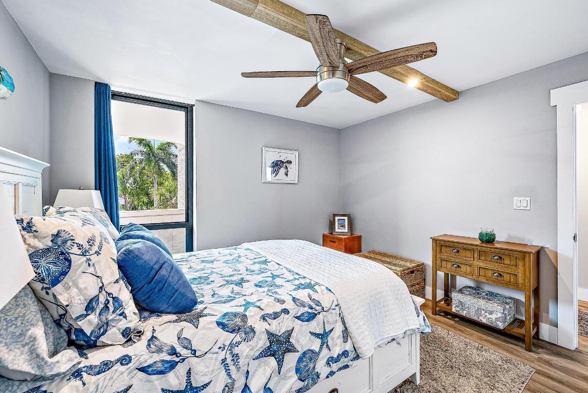 120 Lakeshore 4370 Drive 437