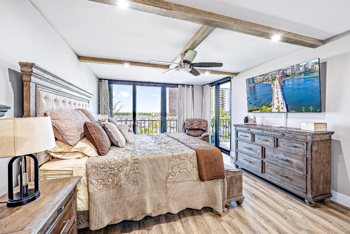 120 Lakeshore 4370 Drive 437