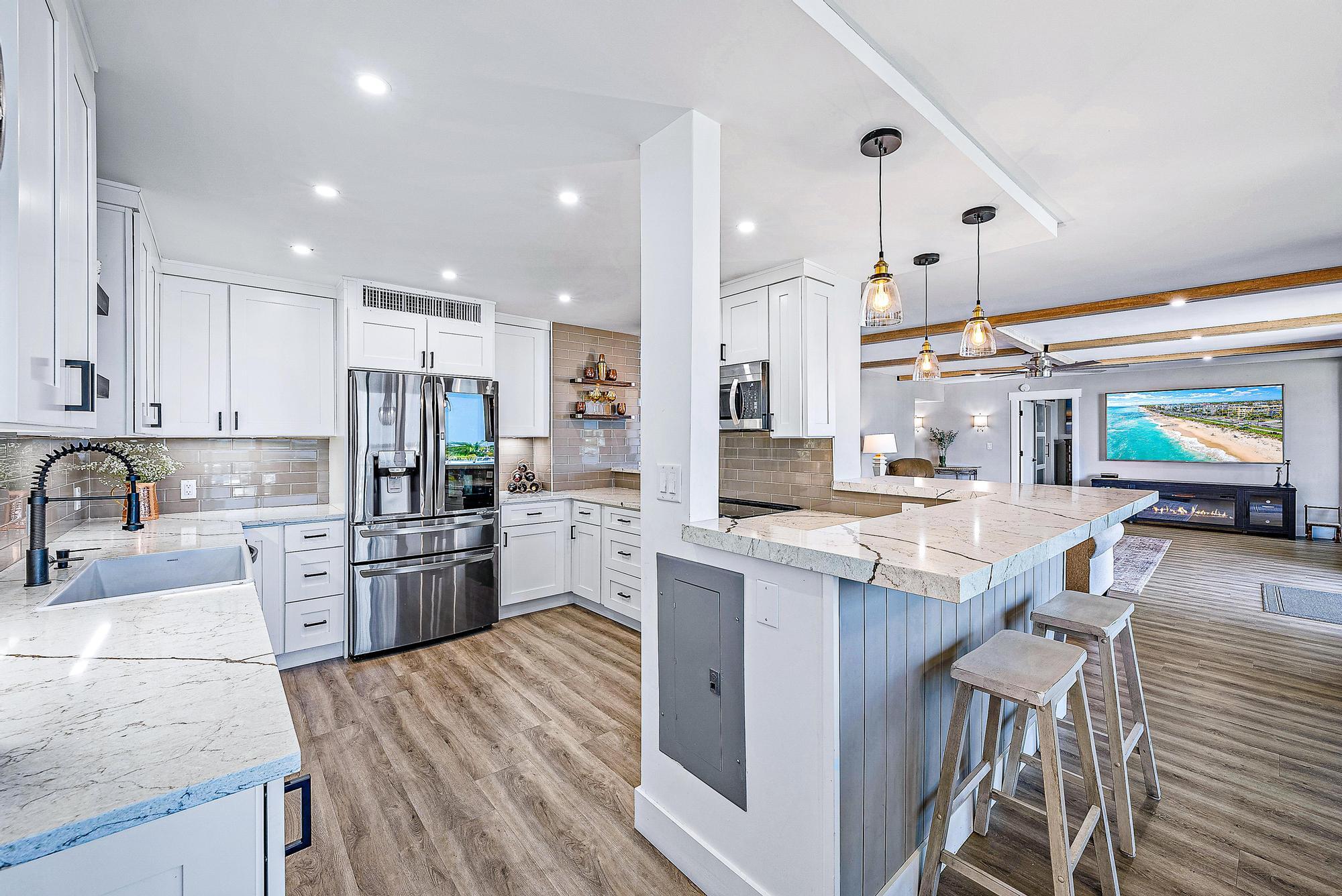120 Lakeshore 4370 Drive 437