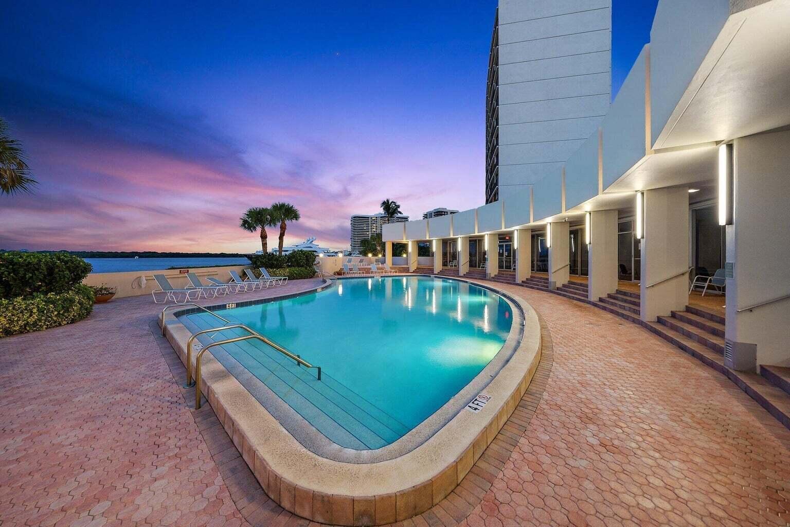 120 Lakeshore 4370 Drive 437