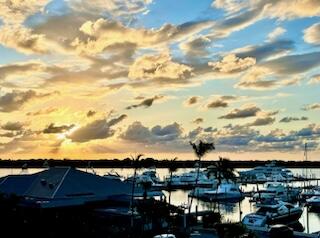 120 Lakeshore 4370 Drive 437