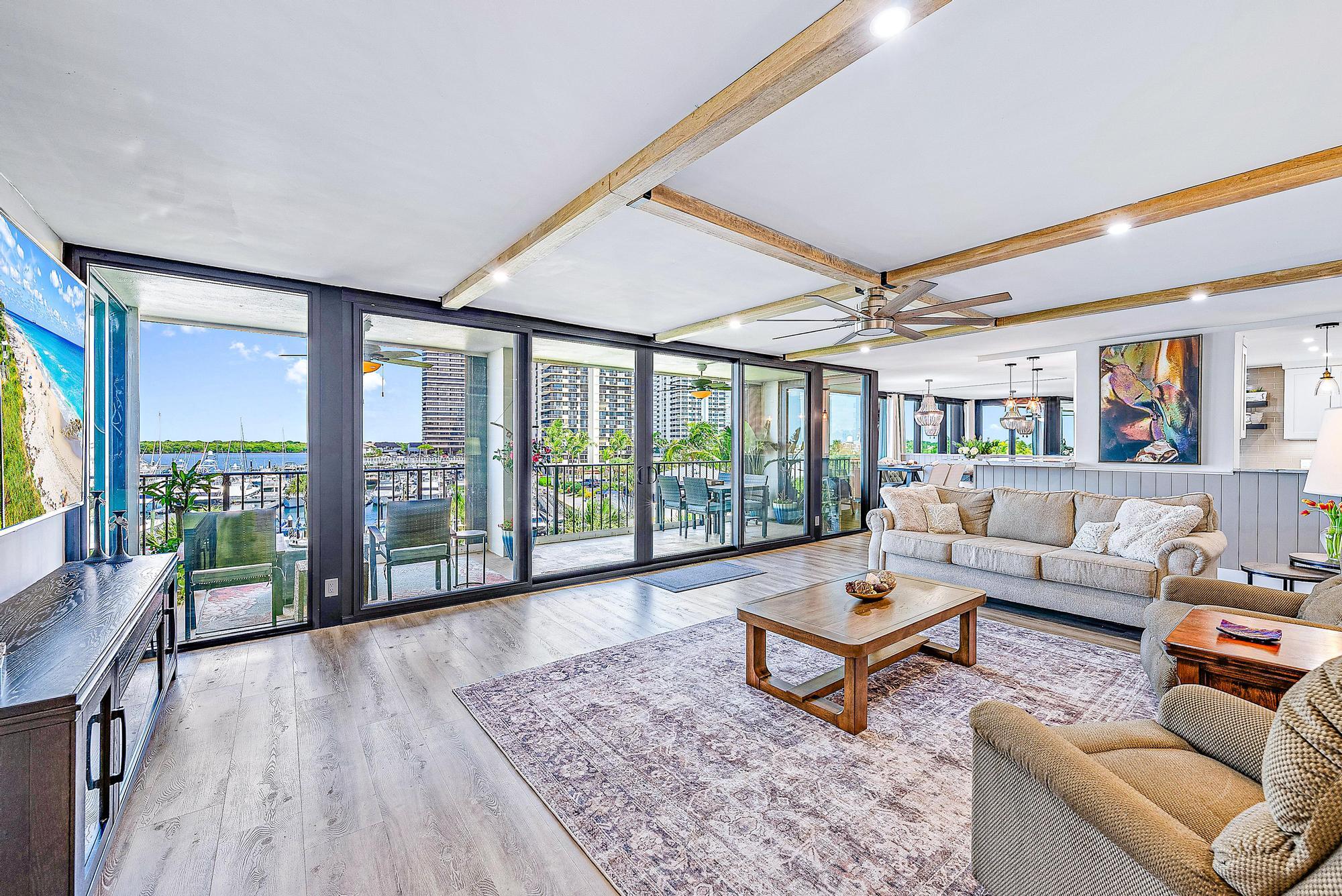 120 Lakeshore 4370 Drive 437