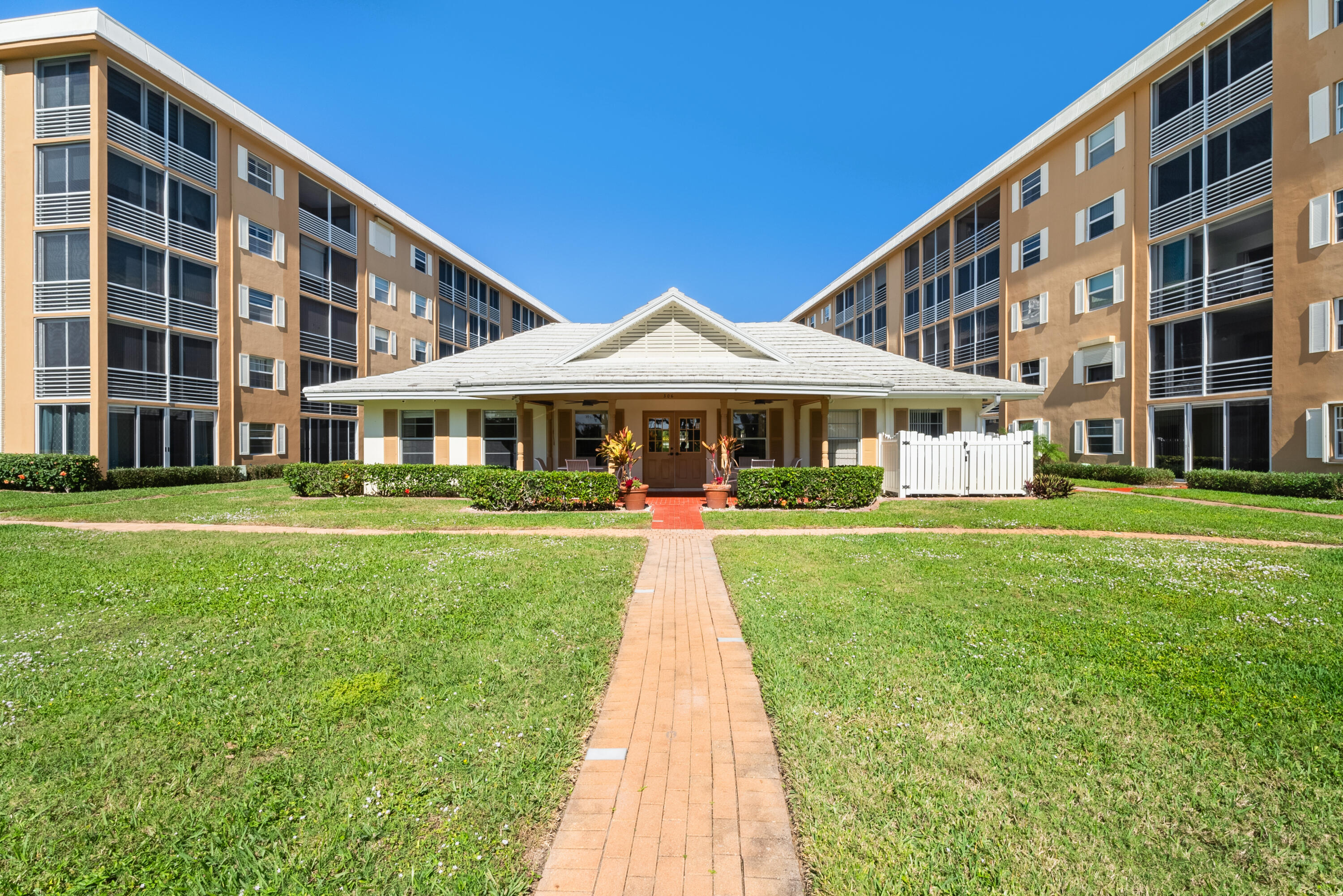 300 Golfview Road 503