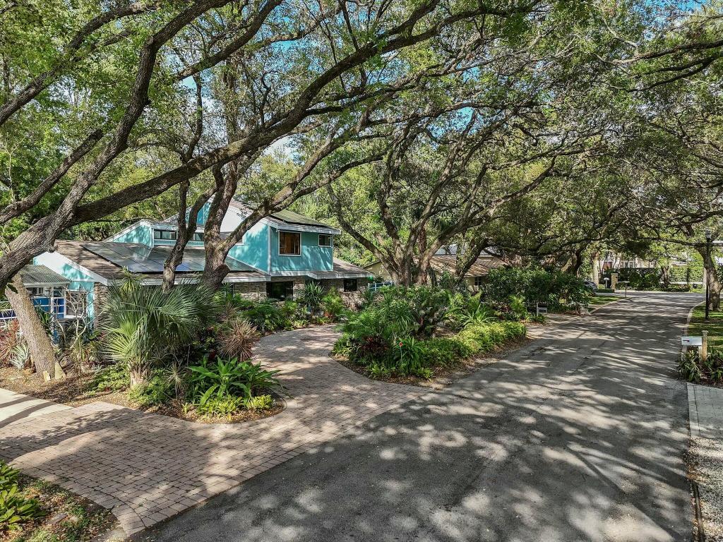 2351 Snug Harbor Drive