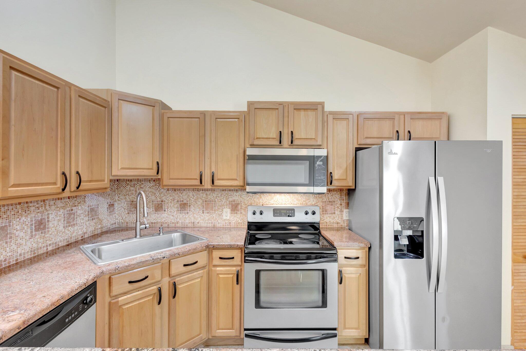 5763 Golden Eagle Circle