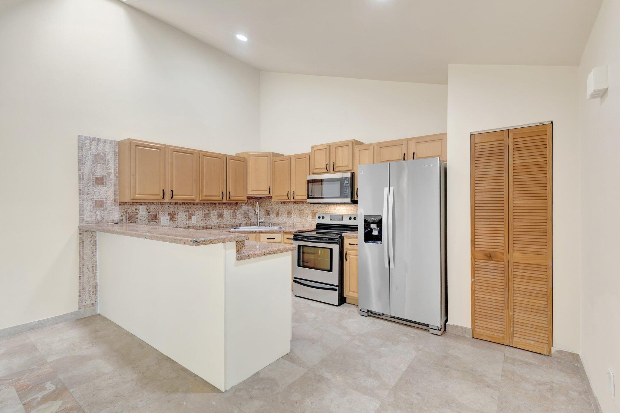 5763 Golden Eagle Circle