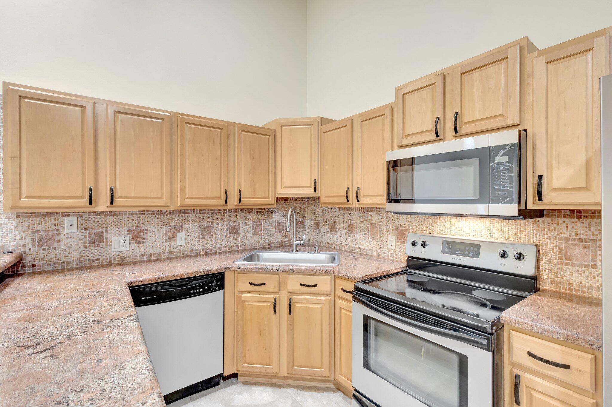 5763 Golden Eagle Circle