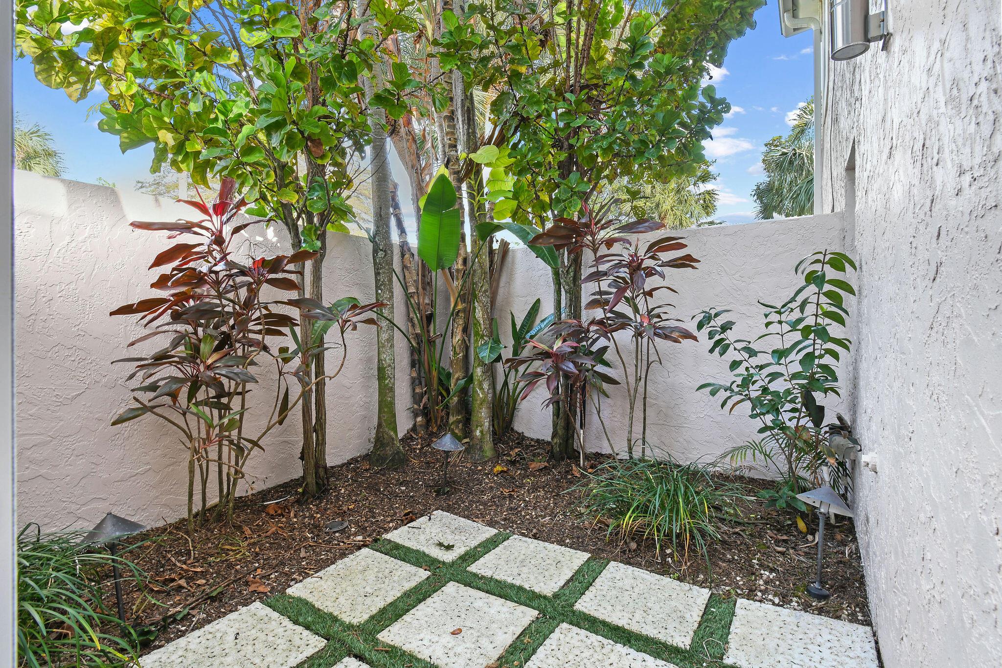 61 Dorchester Circle