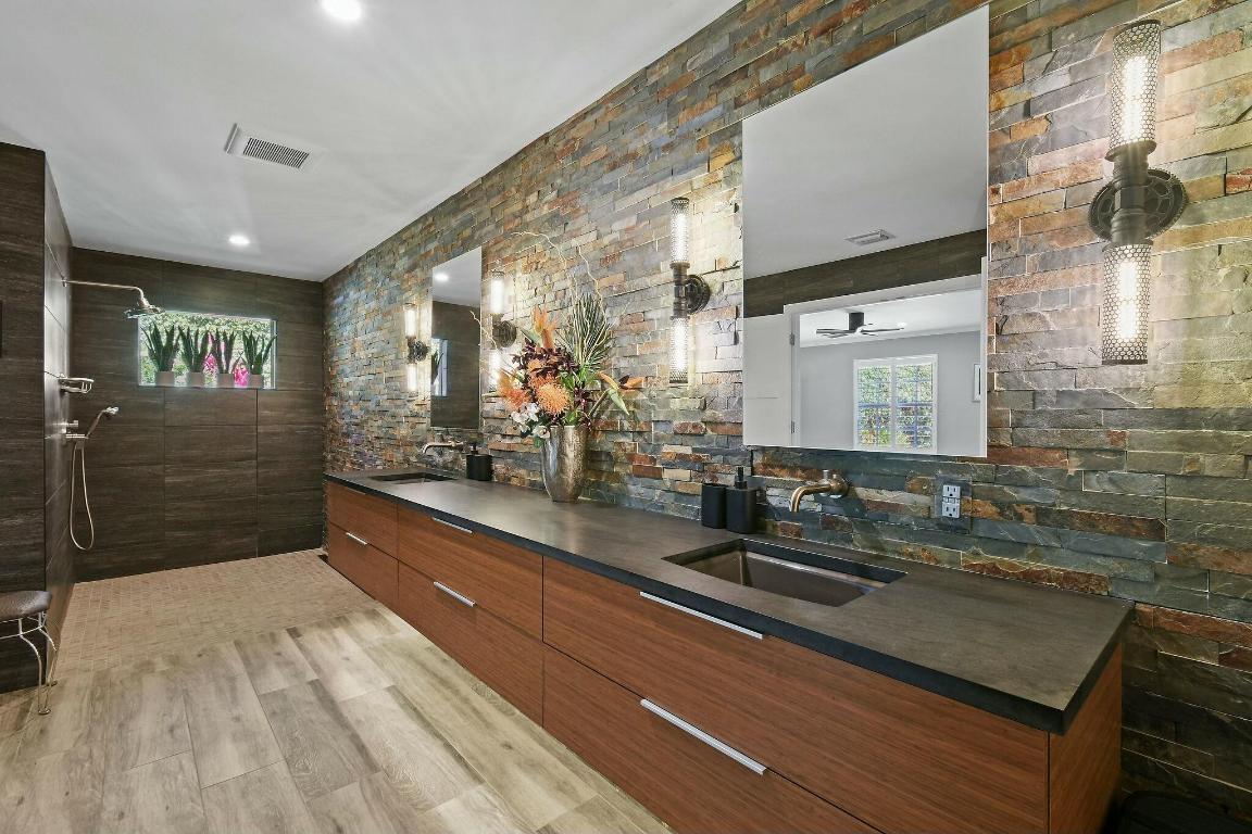 801 N Anchorage Drive