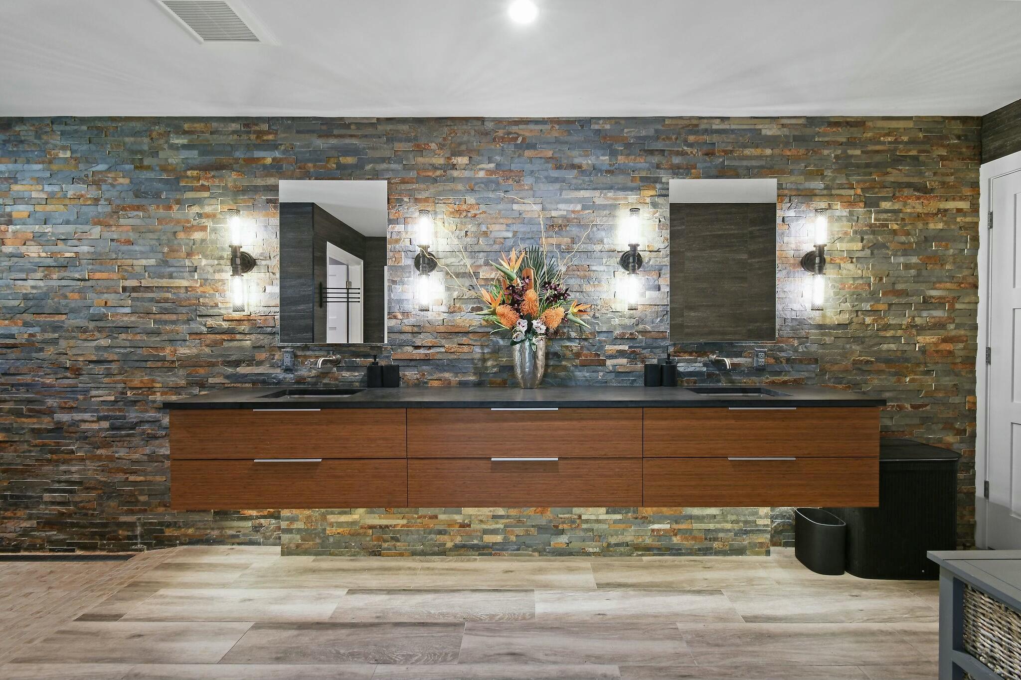 801 N Anchorage Drive