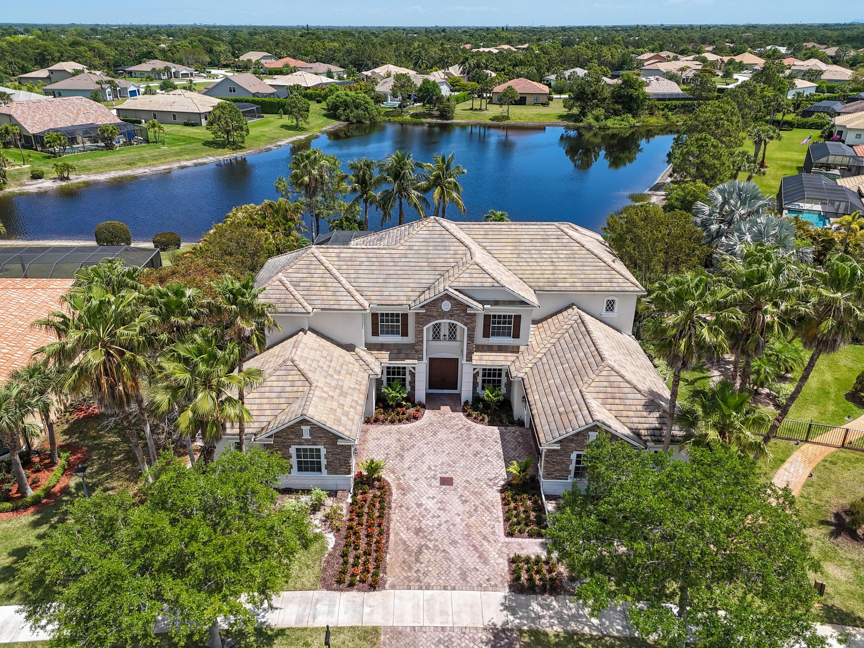 869 SW Habitat Lane