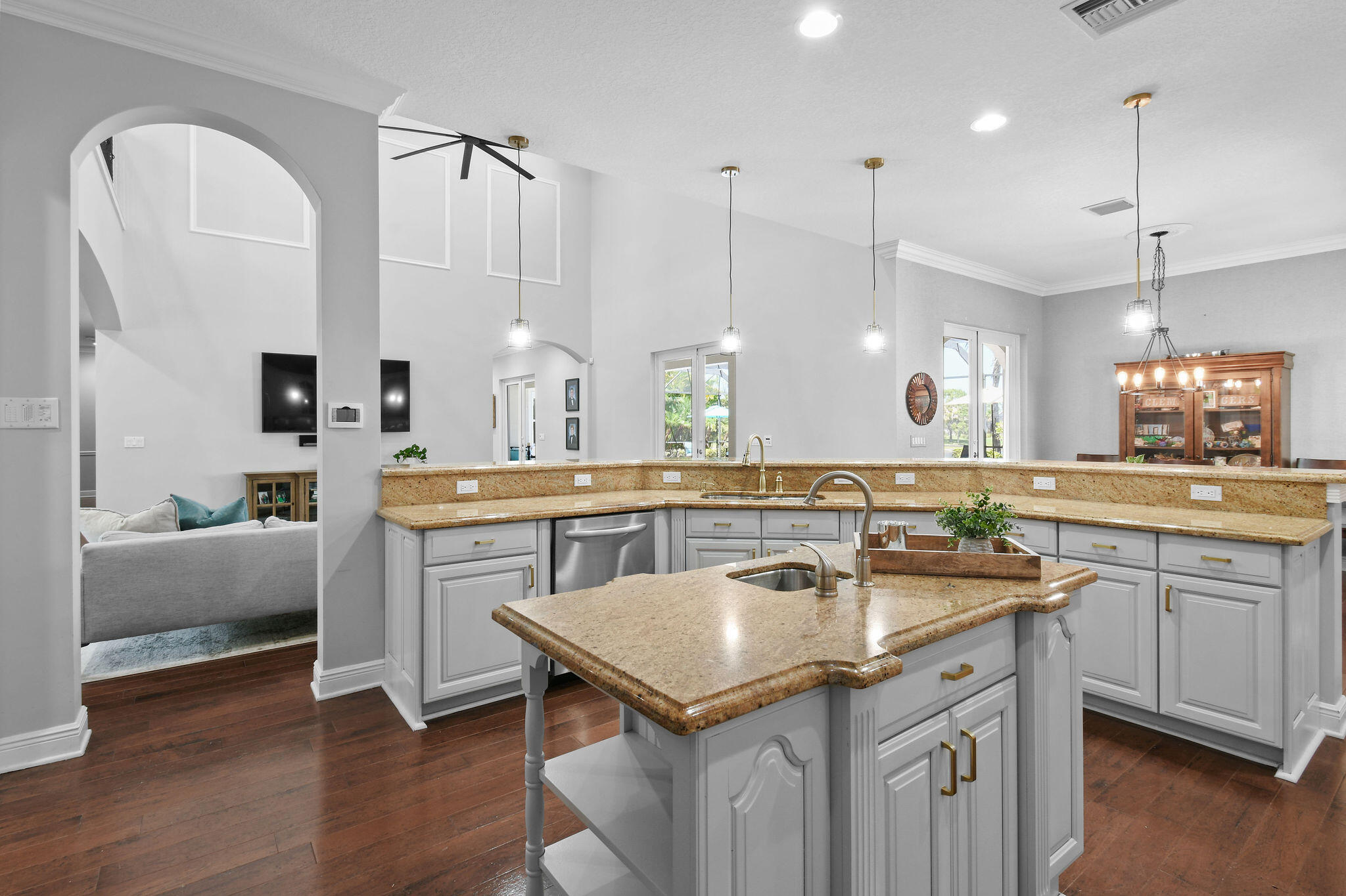 869 SW Habitat Lane