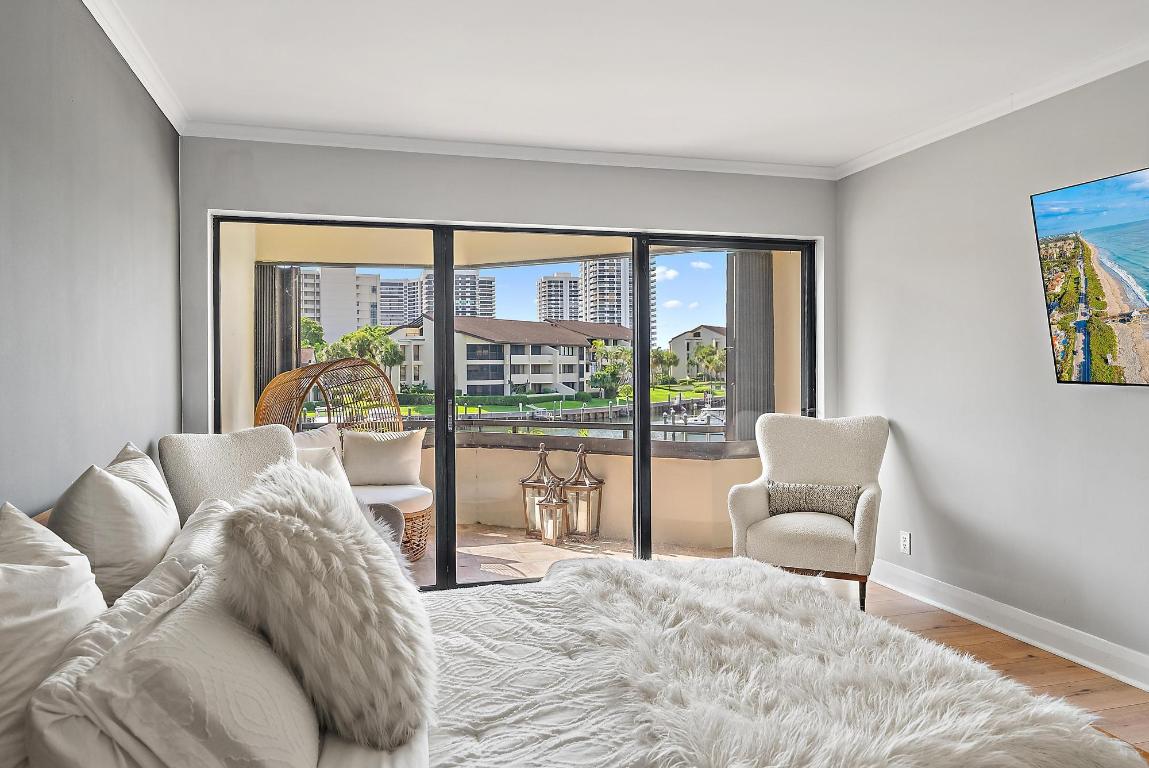 1124 Marine Way W D2r + Boat Slip 19