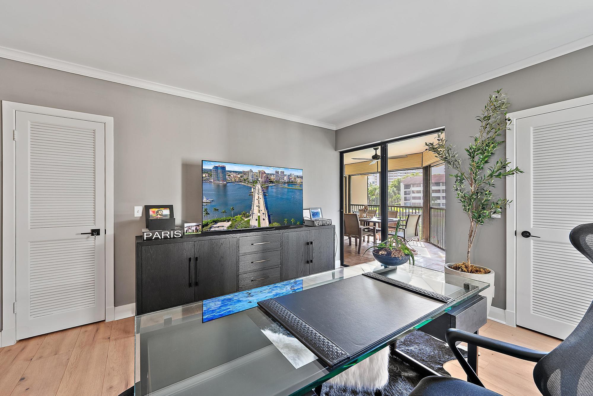 1124 Marine Way W D2r + Boat Slip 19