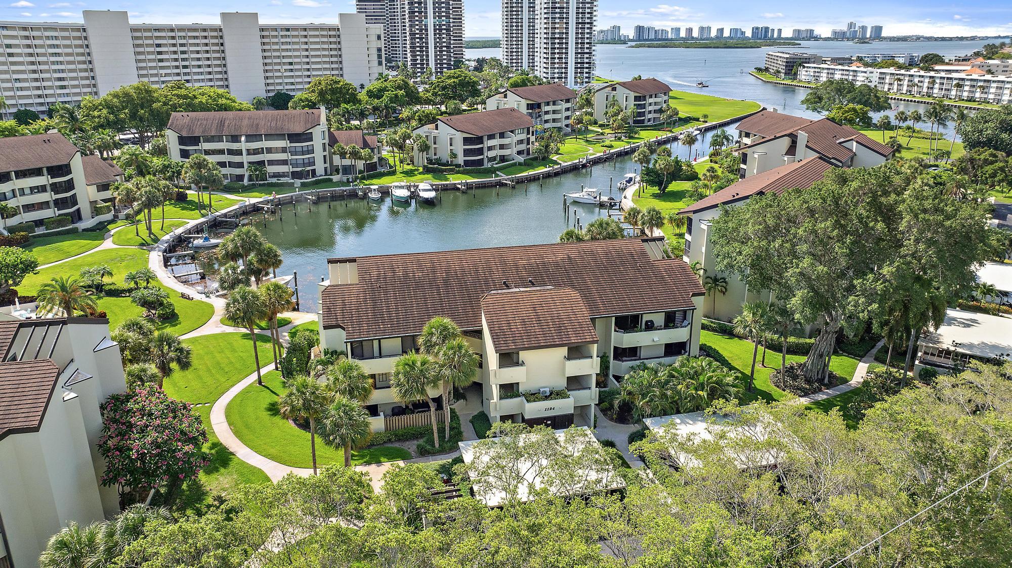 1124 Marine Way W D2r + Boat Slip 19