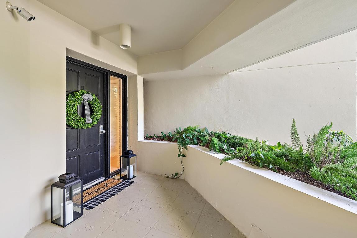 1124 Marine Way W D2r + Boat Slip 19