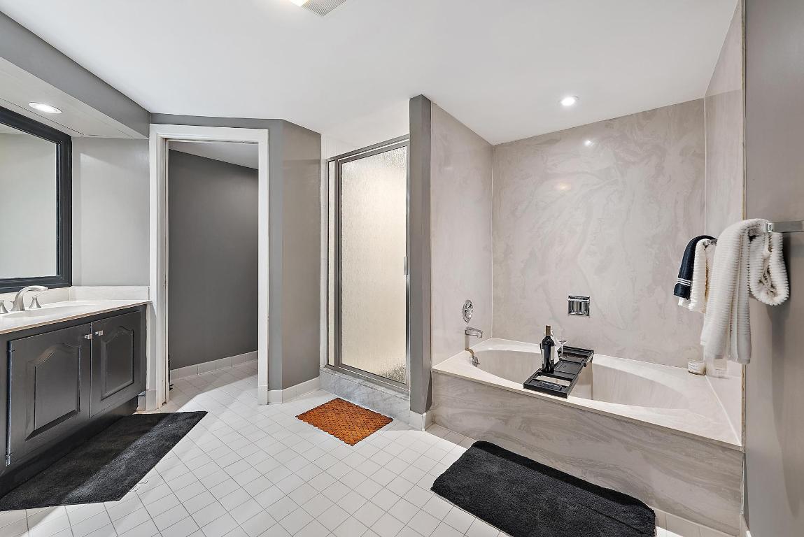 1124 Marine Way W D2r + Boat Slip 19