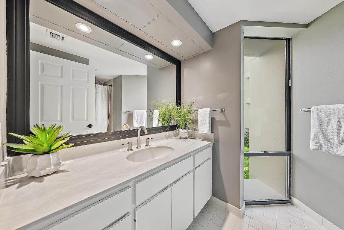 1124 Marine Way W D2r + Boat Slip 19