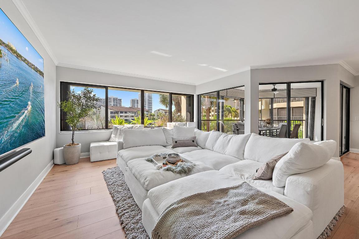 1124 Marine Way W D2r + Boat Slip 19