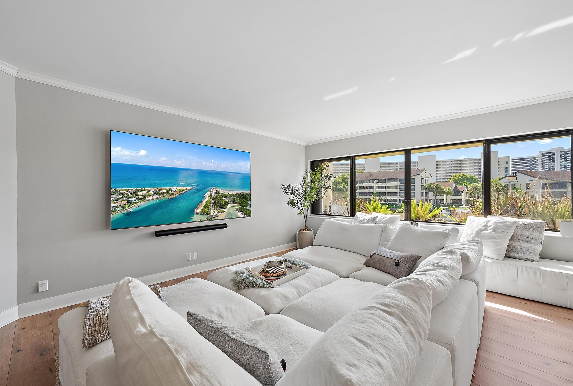 1124 Marine Way W D2r + Boat Slip 19