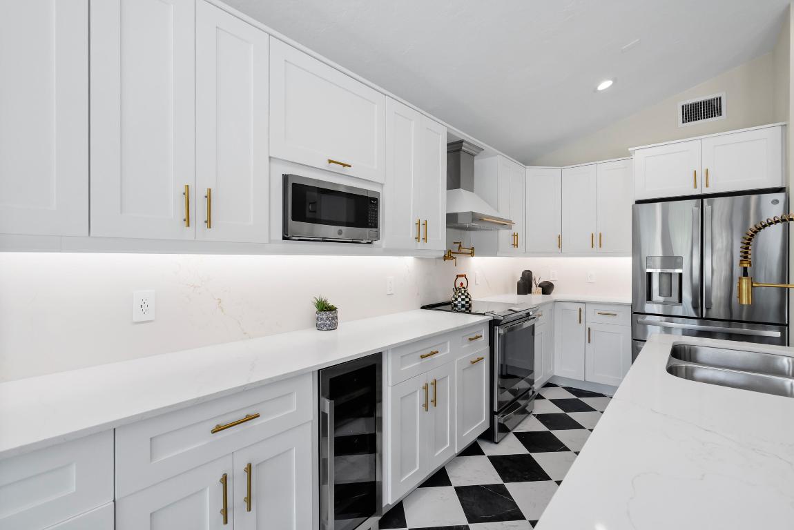 4902 SW Bimini Circle N