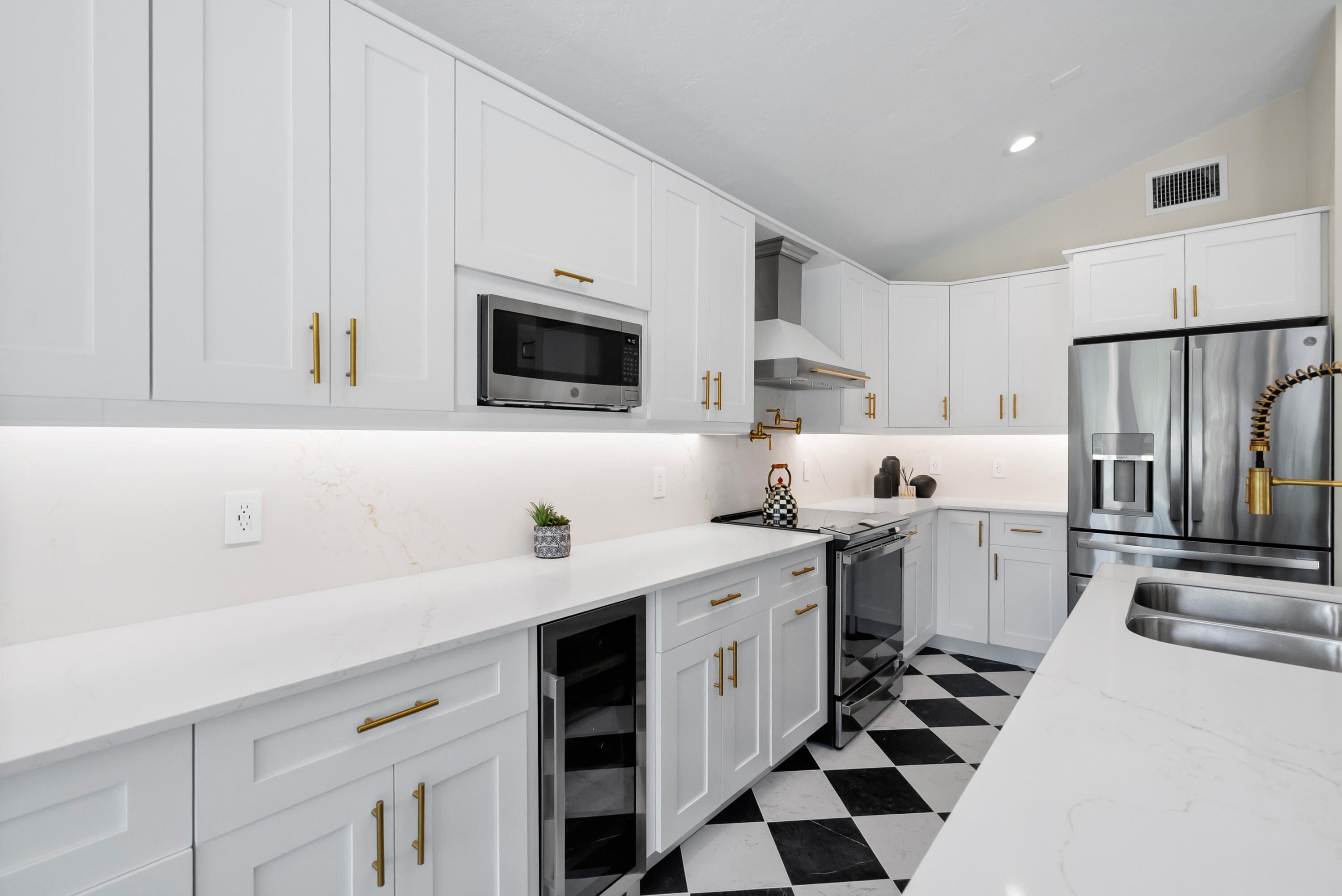 4902 SW Bimini Circle N