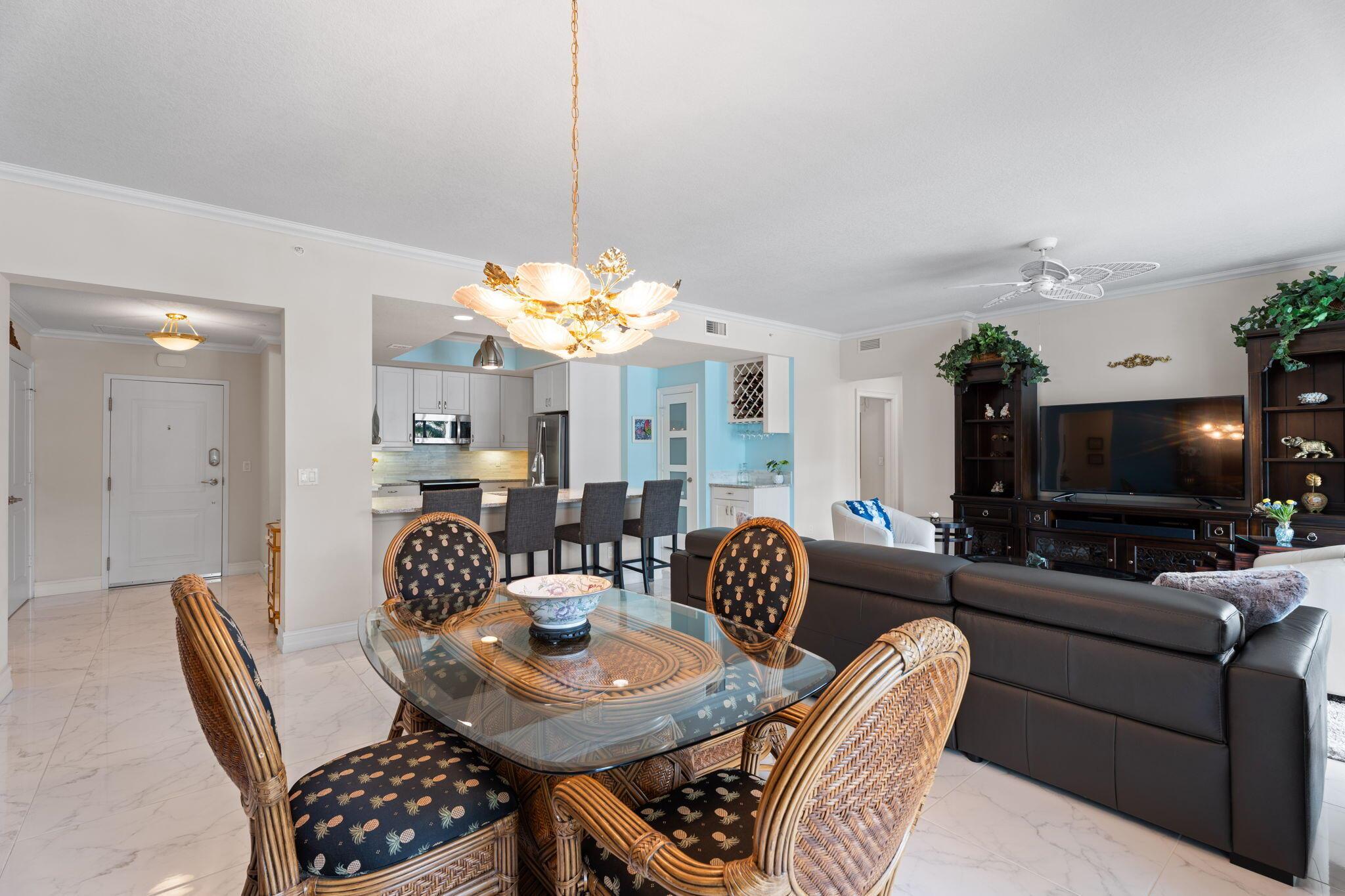 832 Bay Colony Drive S