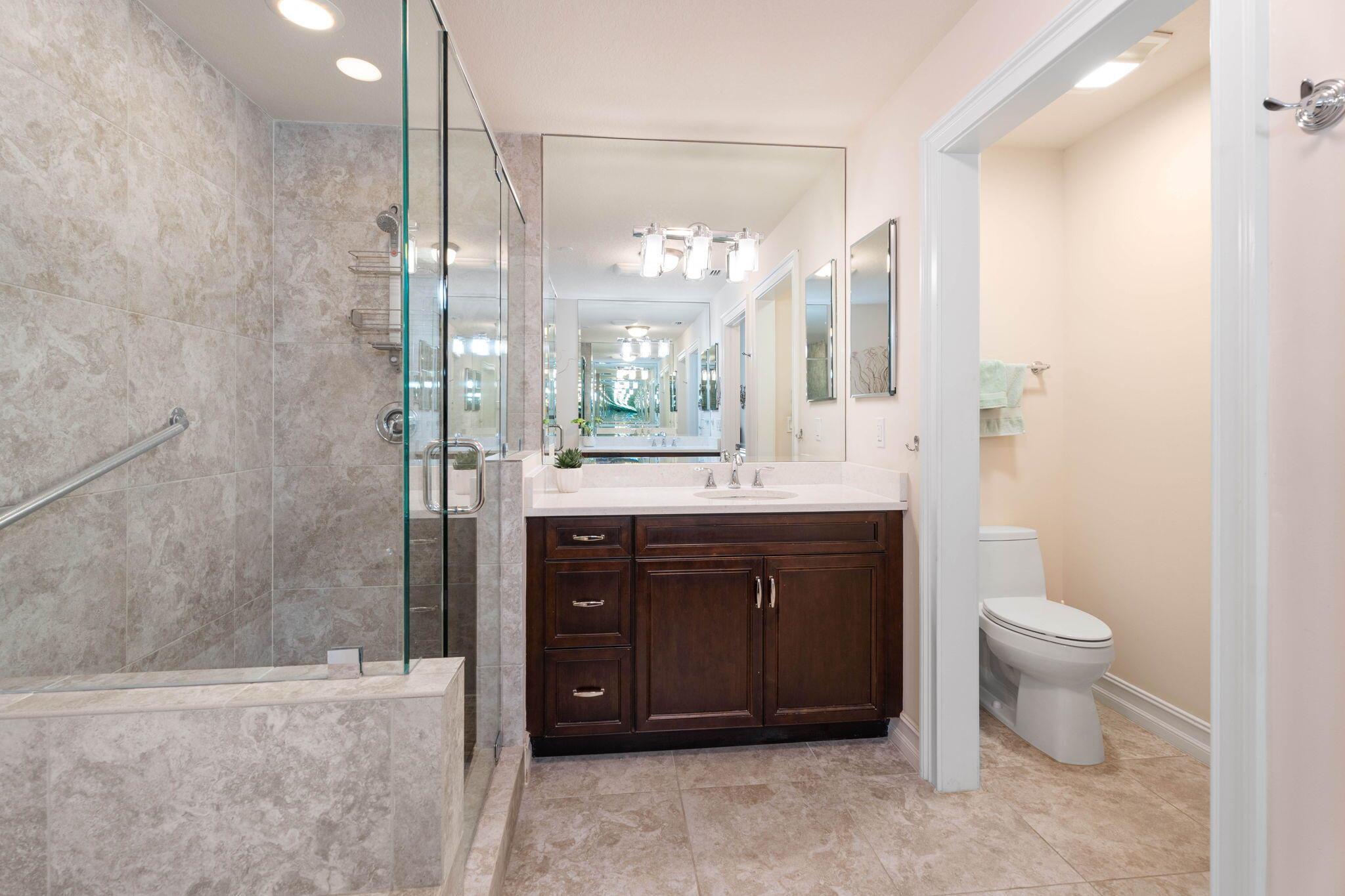 832 Bay Colony Drive S