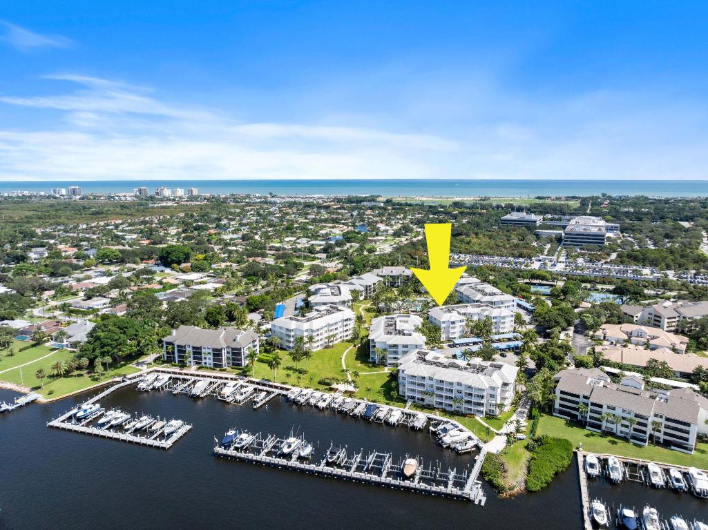 832 Bay Colony Drive S