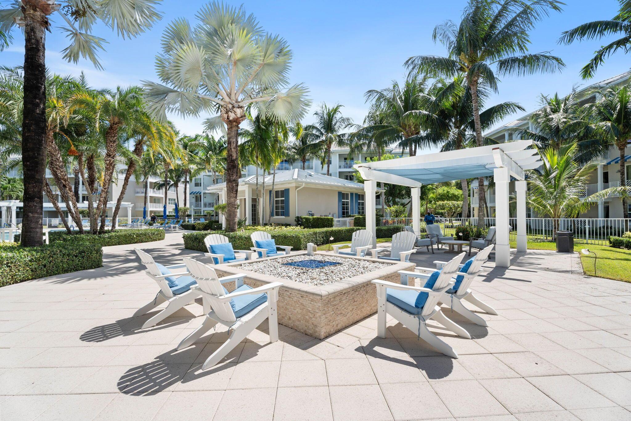 832 Bay Colony Drive S