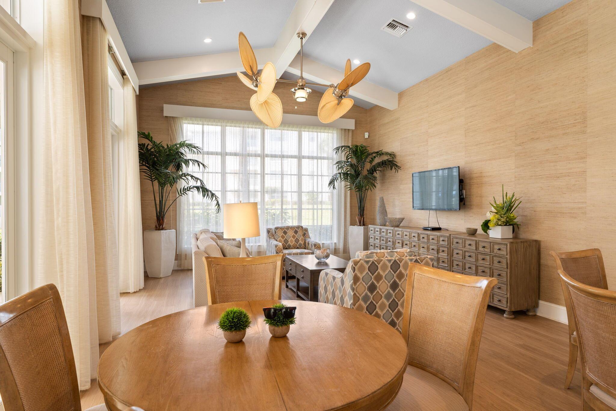 832 Bay Colony Drive S