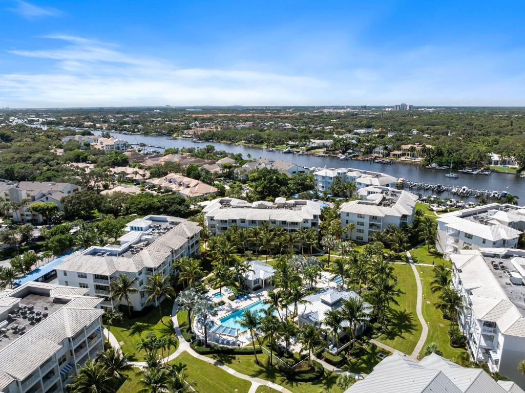 832 Bay Colony Drive S