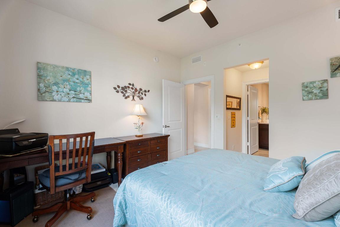 832 Bay Colony Drive S