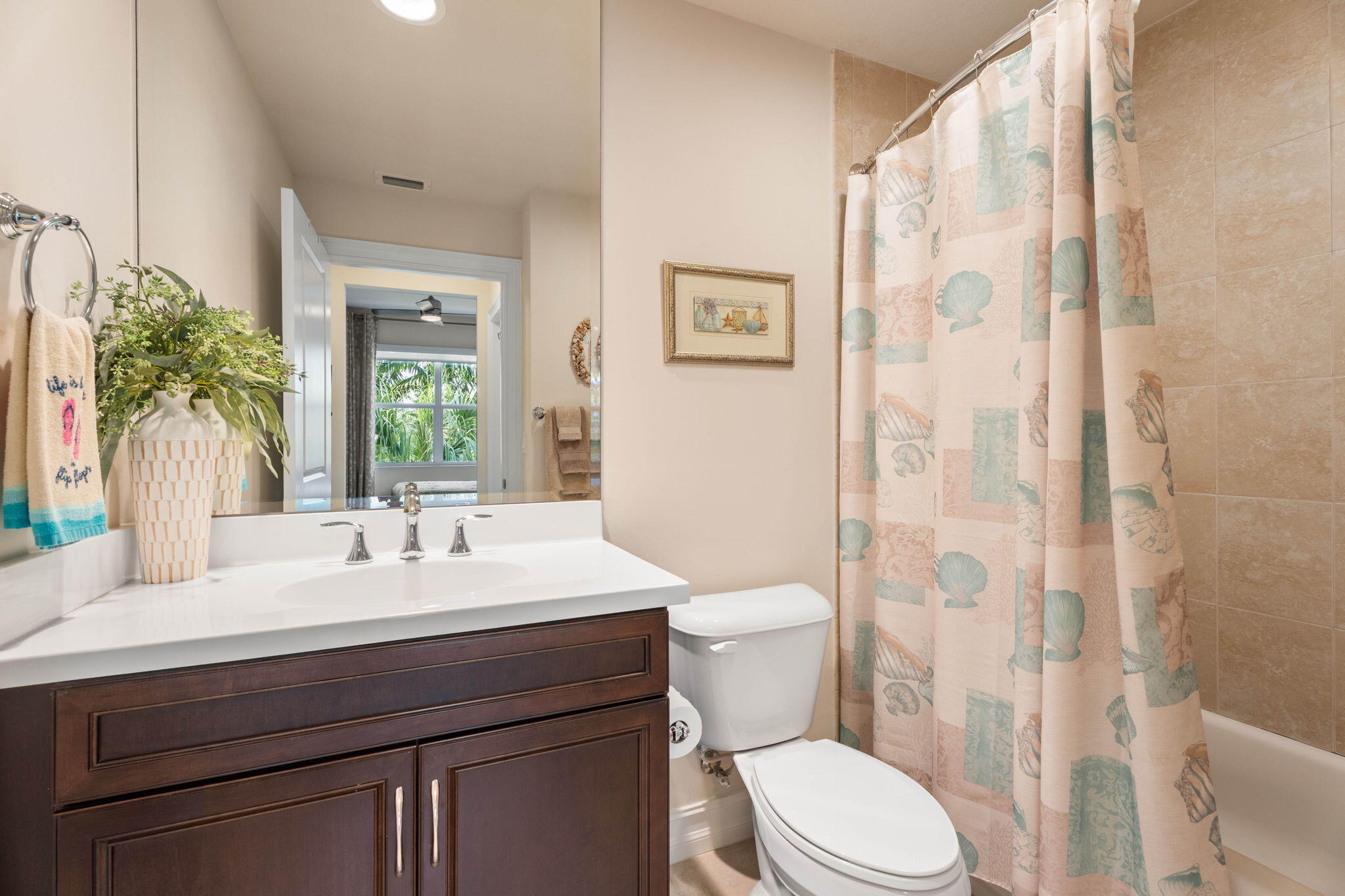 832 Bay Colony Drive S