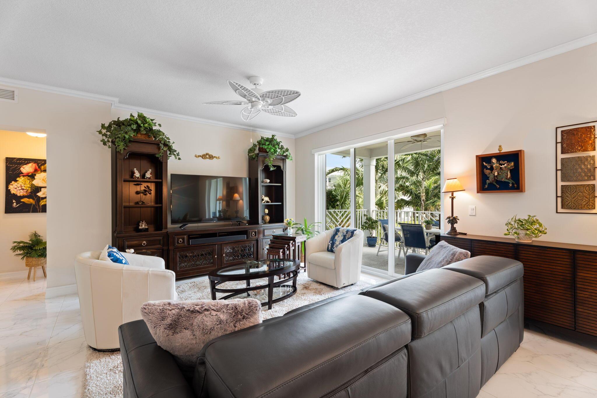 832 Bay Colony Drive S