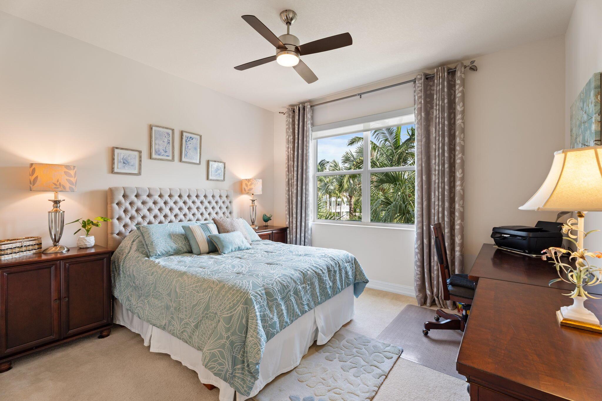 832 Bay Colony Drive S