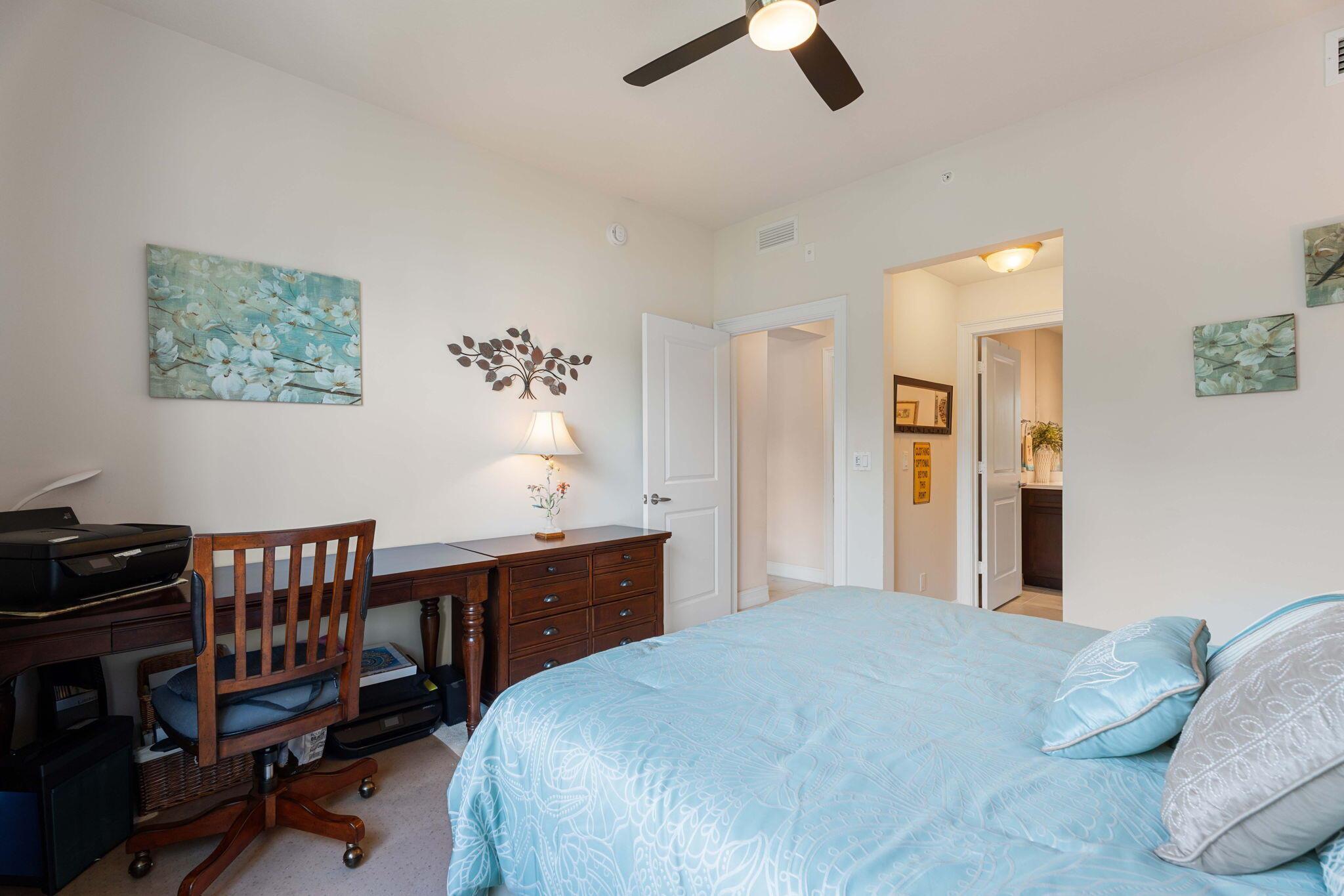 832 Bay Colony Drive S